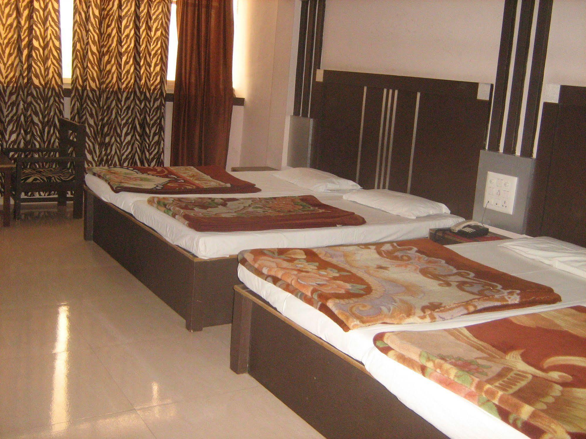 Hotel Gyan Haridwar Ngoại thất bức ảnh